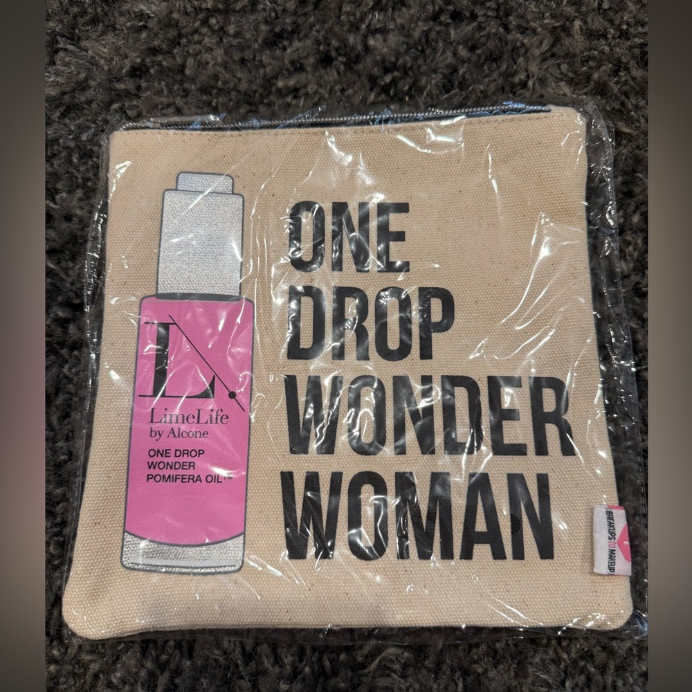 Limelife‎ makeup bag NWT
